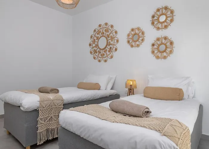 - Private Pool & Jacuzzi & Place