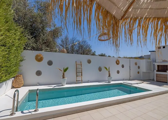 - Private Pool & Jacuzzi & Place * 帕斯蒂达