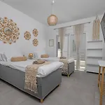 - Private Pool & Jacuzzi & Place Pastida