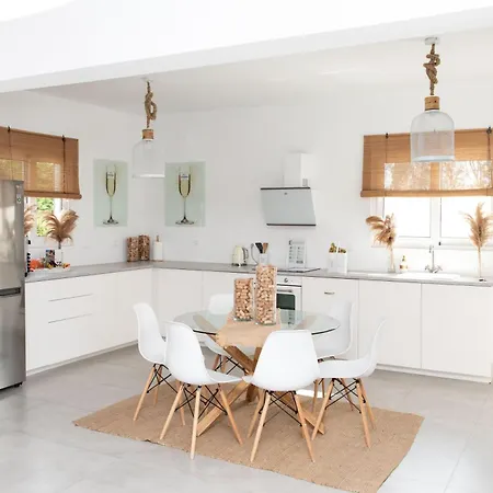 Villa - Private Pool & Jacuzzi & Place