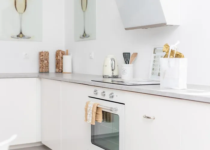 - Private Pool & Jacuzzi & Place