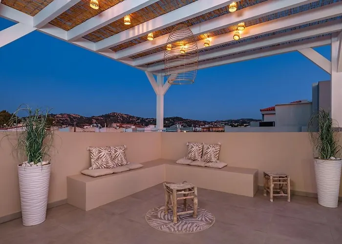 - Private Pool & Jacuzzi & Place Вилла Пастида